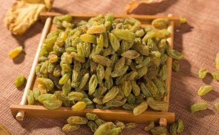 重慶葡萄基地_葡萄干每天泡水喝，身體出現(xiàn)3大驚人變化